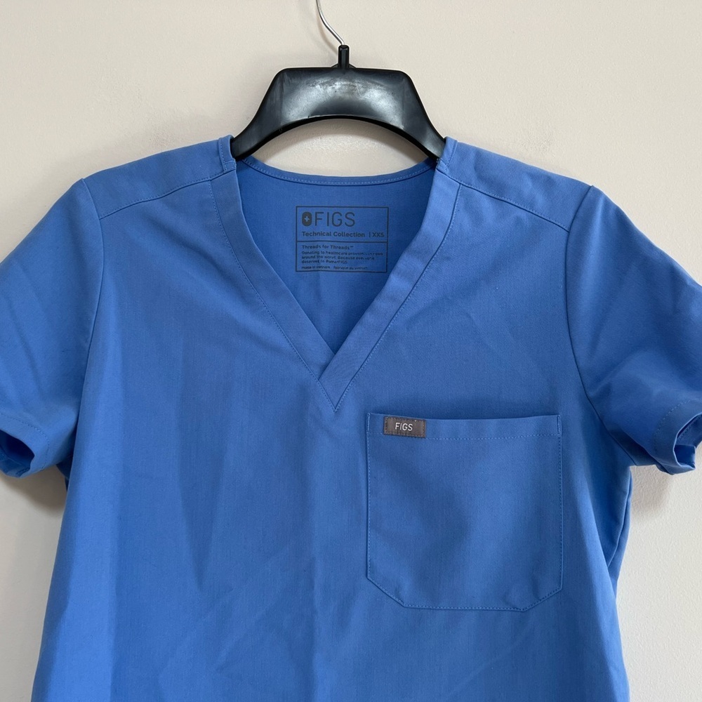 FIGS Women's Catarina One-Pocket Scrub Top, Ceil Blue (PO #1747), XXS - Picture 5 of 9